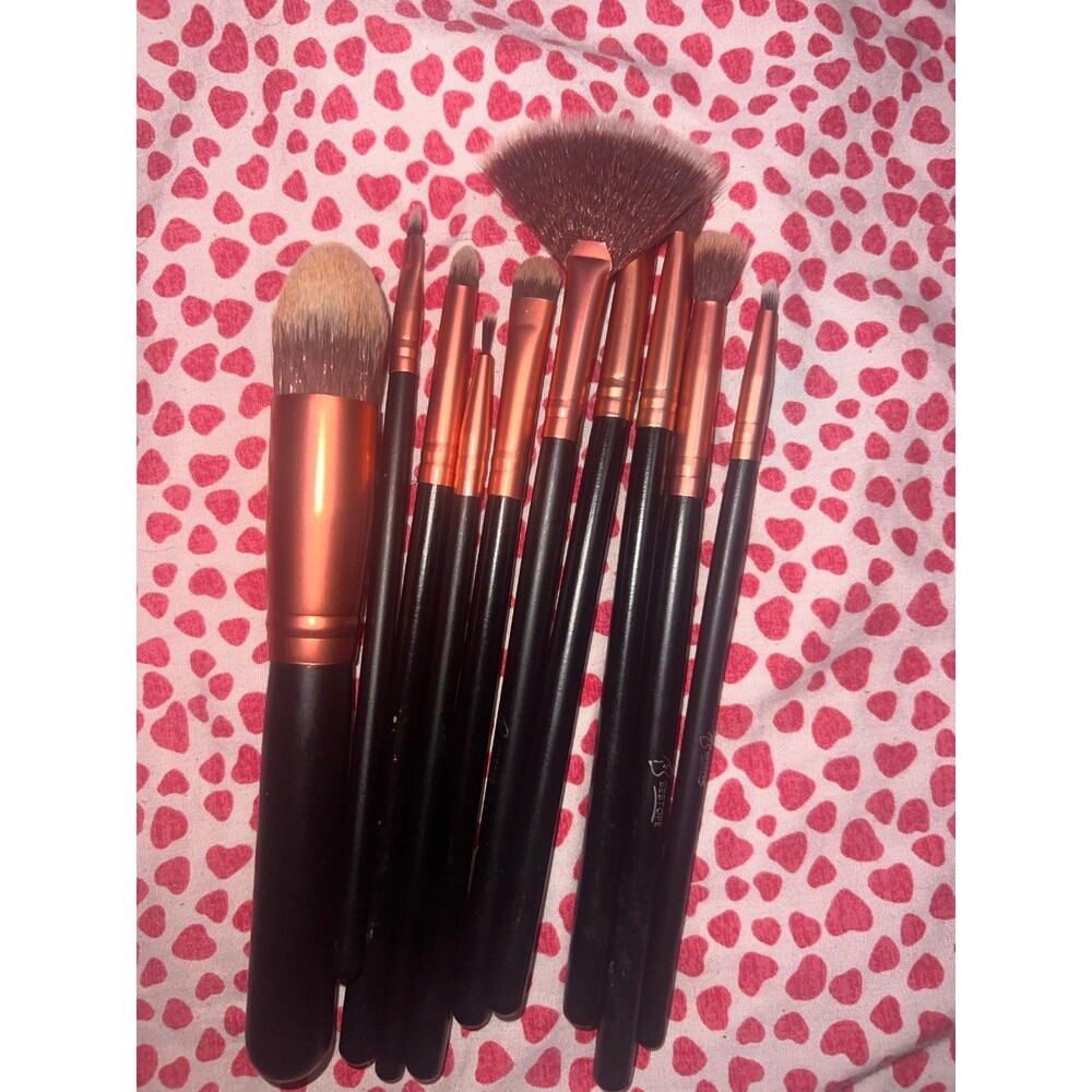 makeup brushes